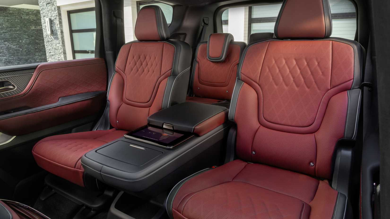 2026 Infiniti QX80 interior