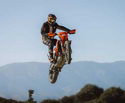 2026 KTM 690 Enduro R4