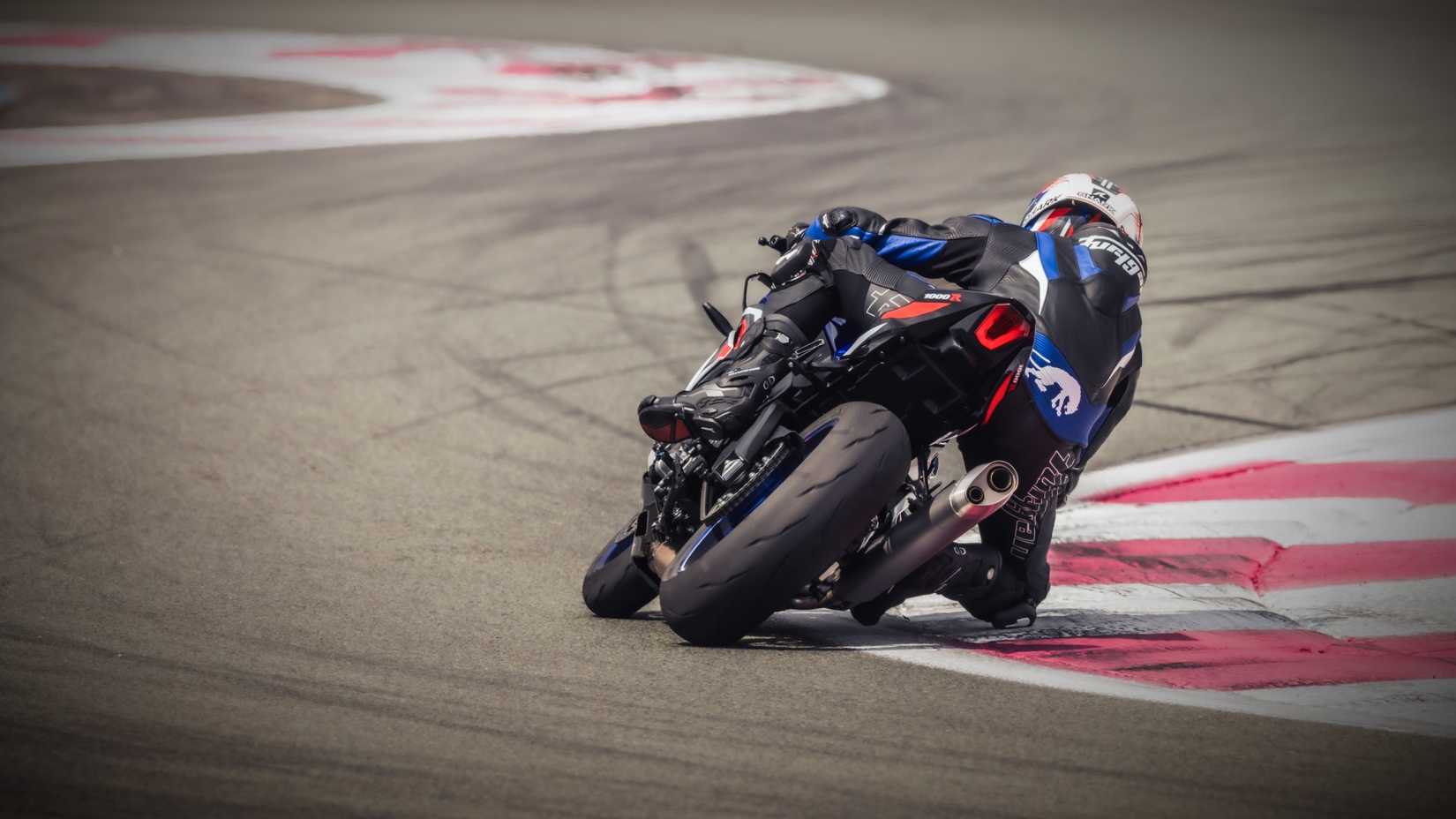 2026 Suzuki GSX-R1000 Rear Knee Down