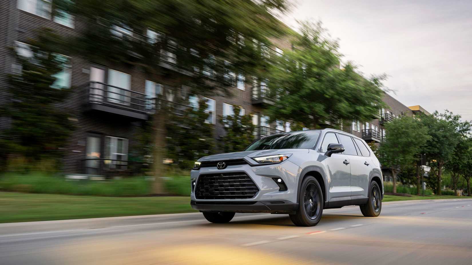 2026 Toyota Grand Highlander dianteiro