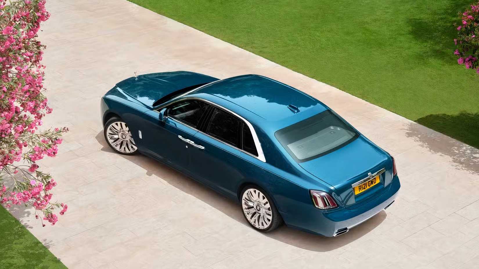 2025 Rolls-Royce Fantasma II