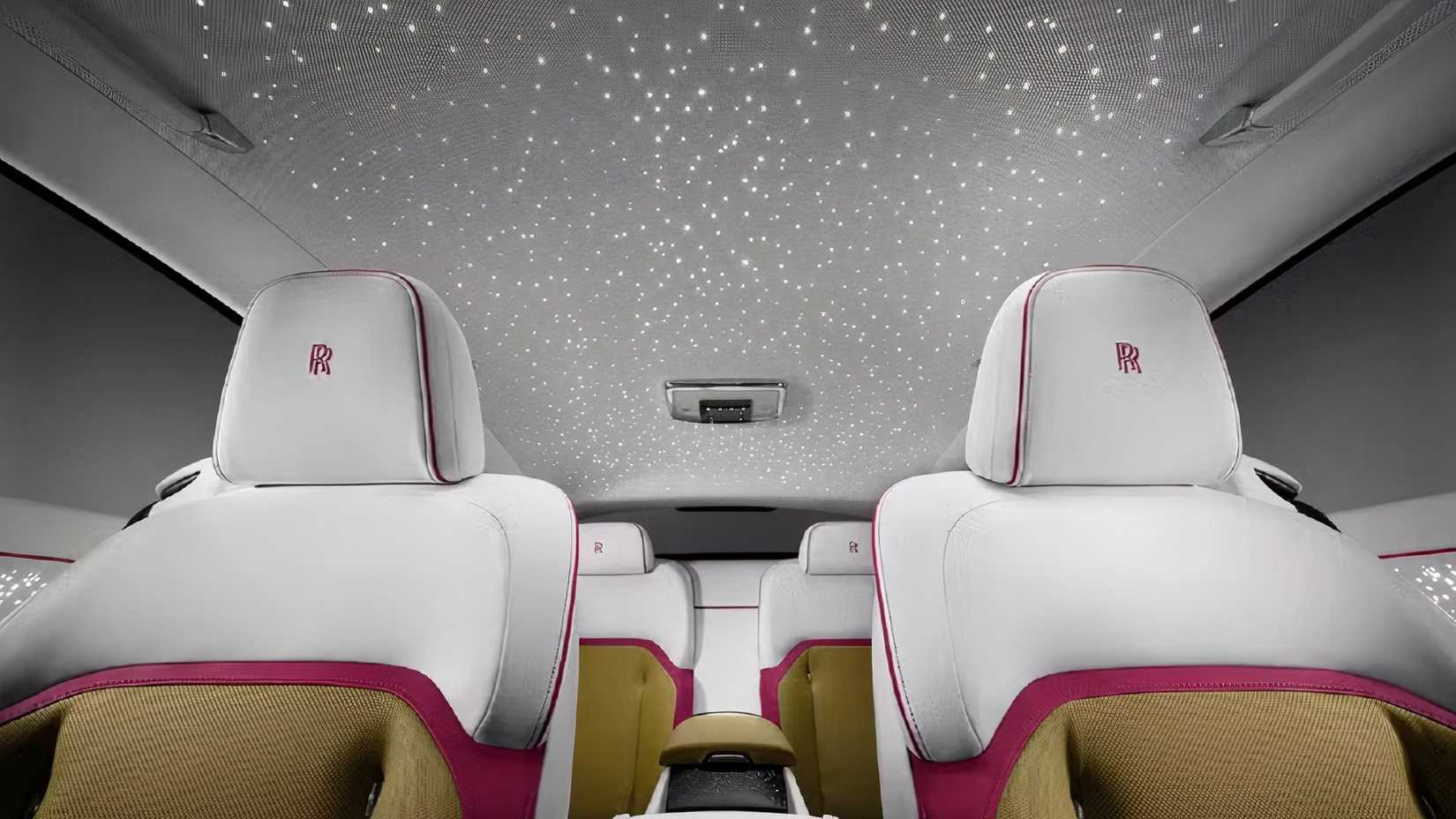 Vista interna do interior do Rolls-Royce Spectre 2024