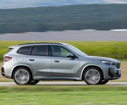 BMW iX1 xDrive30 profile