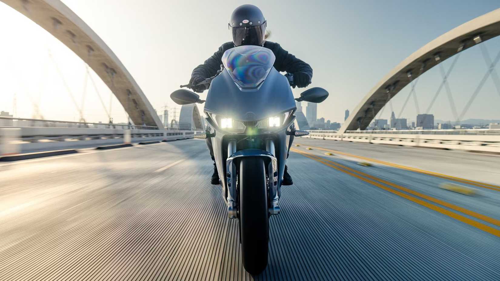 Zero SR/S accelerating front fascia view
