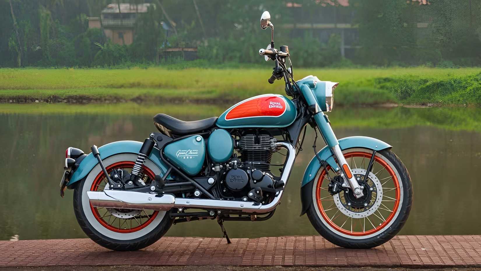 Royal Enfield Goan Classic 350 vista de perfil lateral