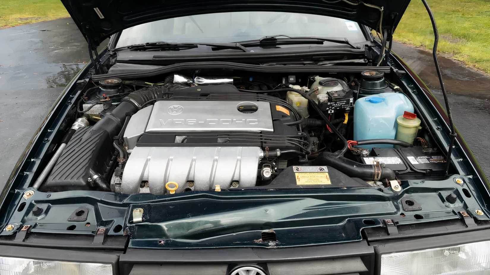 1993 Volkswagen Corrado VR6 engine bay