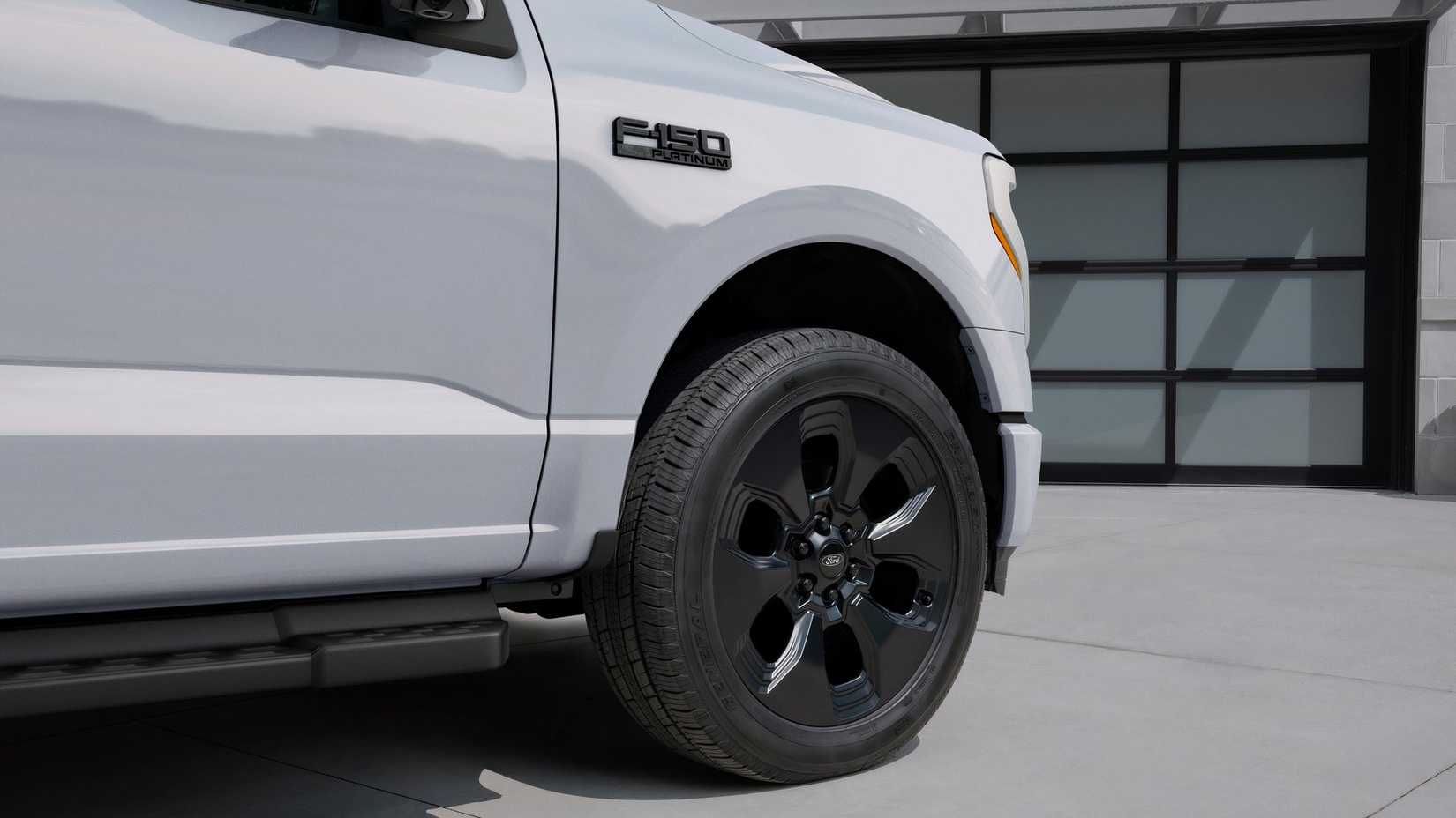 Fender of 2025 Ford F-150 Lightning