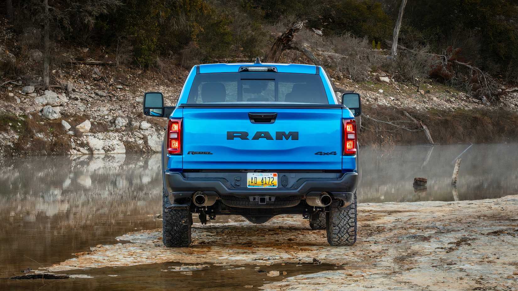 Vista traseira da Ram 1500 Rebel 2025