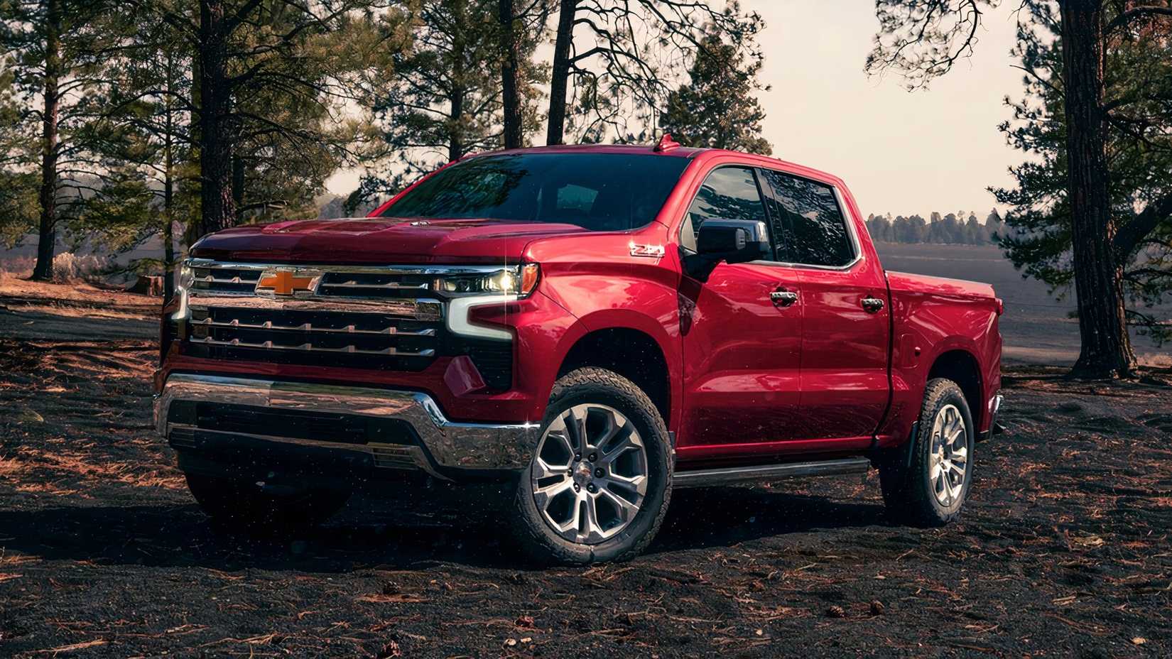 3/4 front view of 2025 Chevrolet Silverado 1500