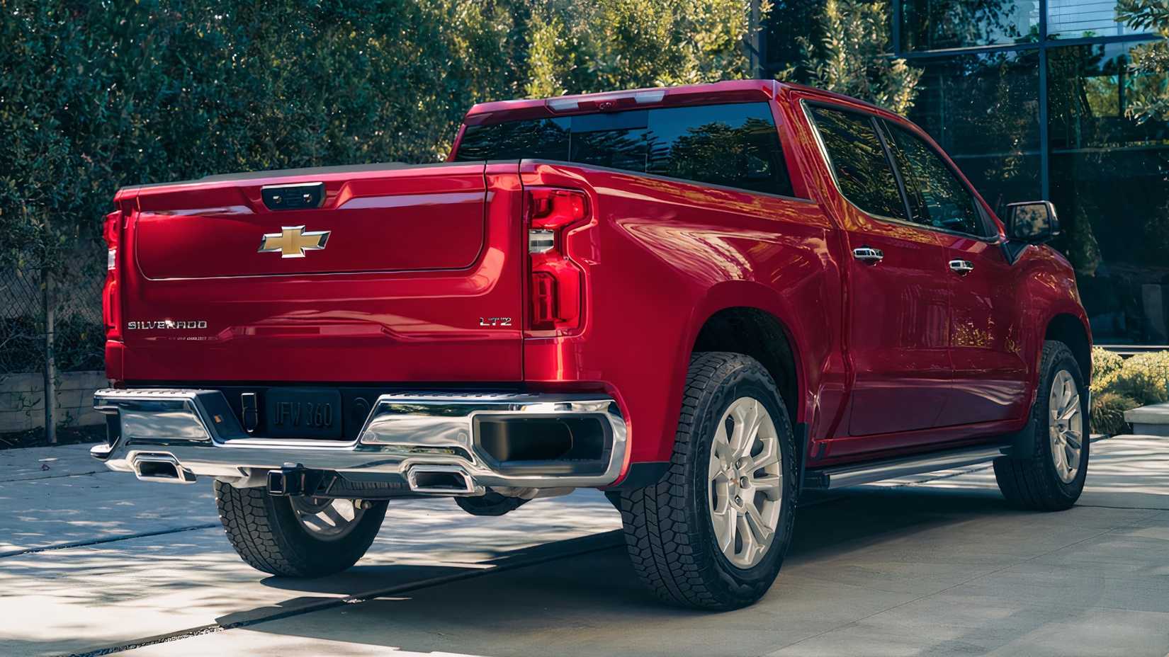3/4 rear view of 2025 Chevrolet Silverado 1500
