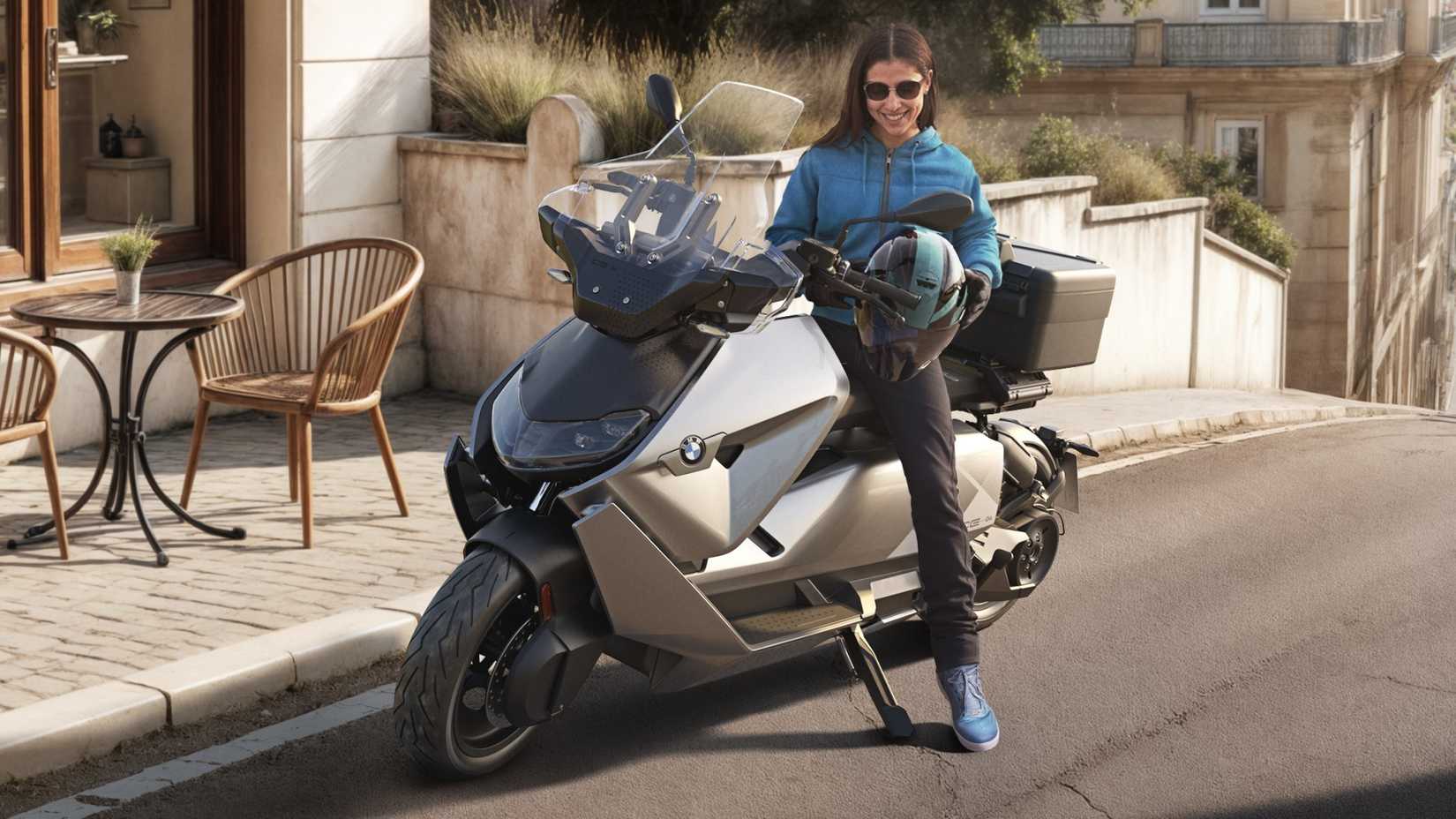 2025 BMW CE 04