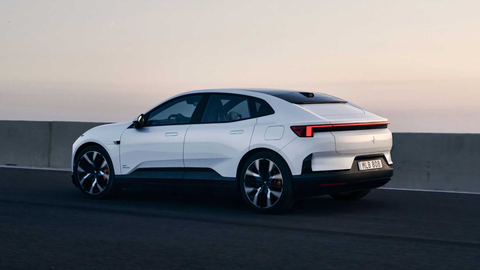 Rear three-quarters shot of the 2025 Polestar 4
