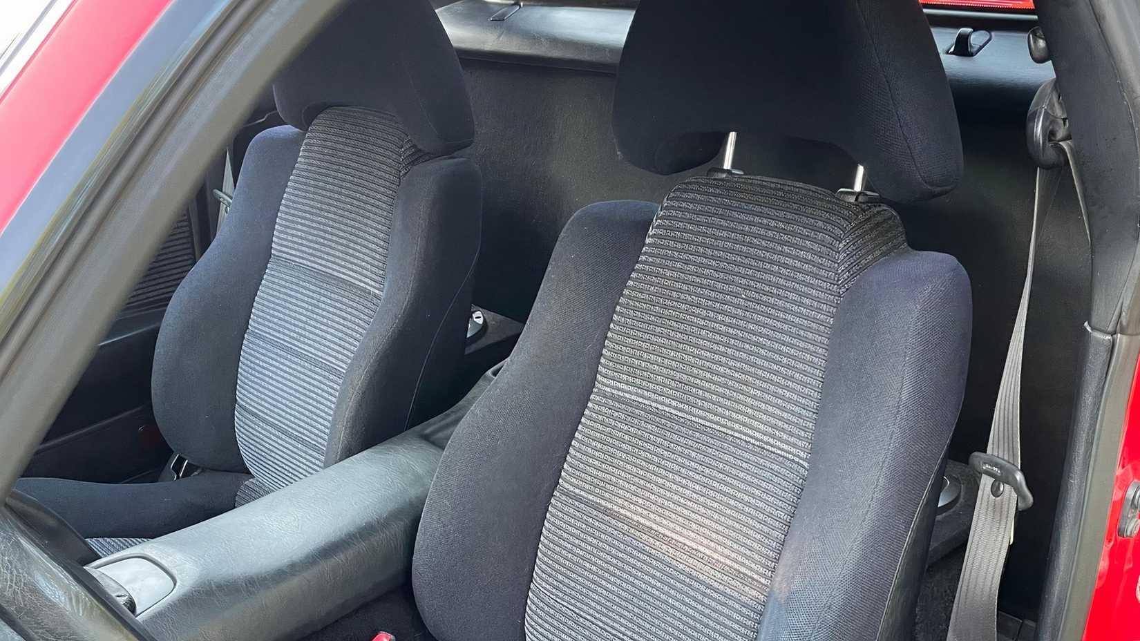 1993 Toyota MR2, front seats