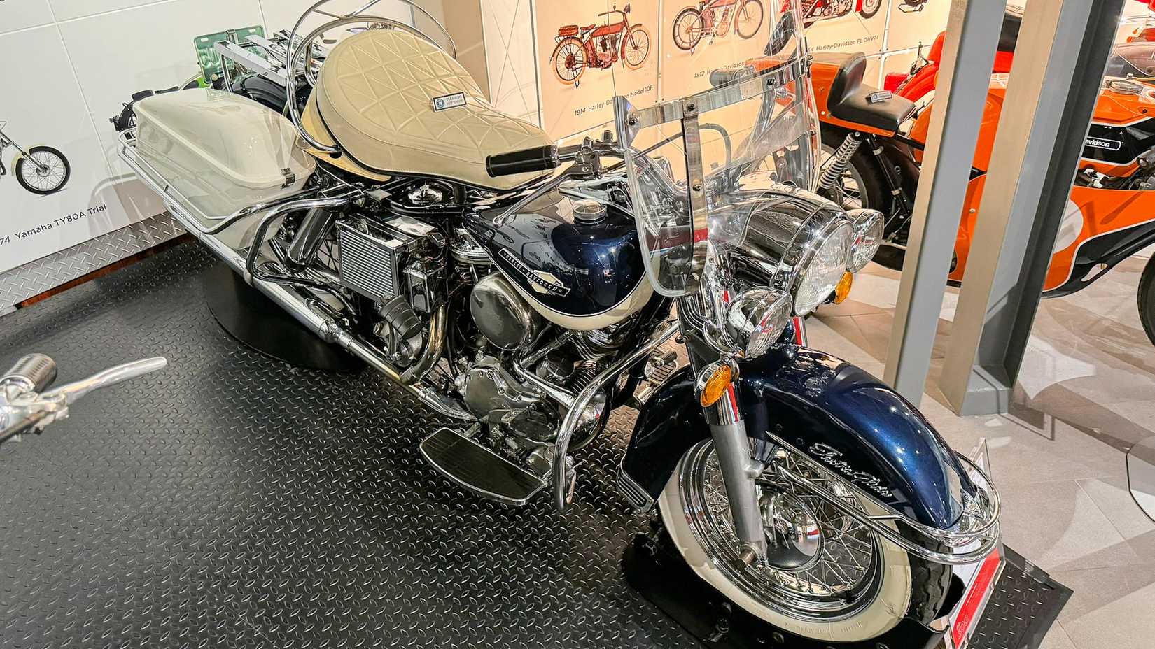 1965 Harley-Davidson Electra Glide static front quarter shot