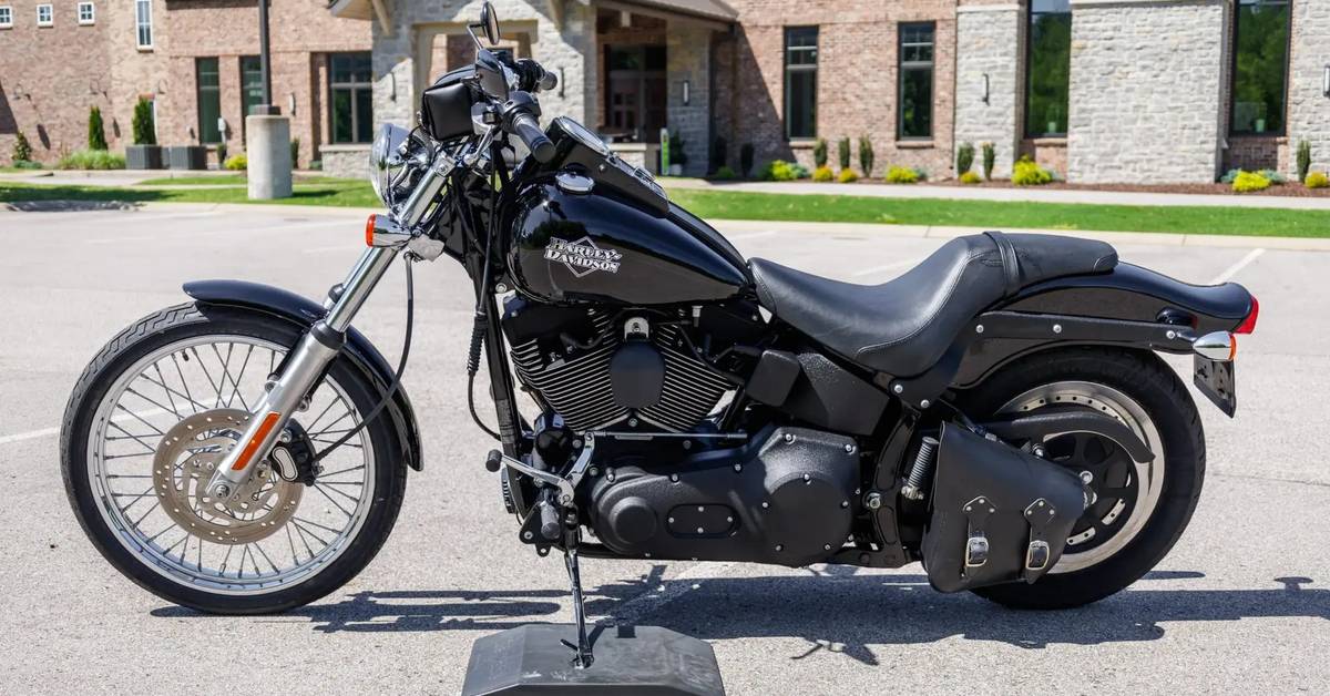 2004_harley-davidson_fxstbi- 