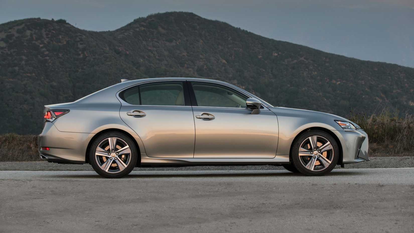 2019 Lexus GS 300 side right exterior shot