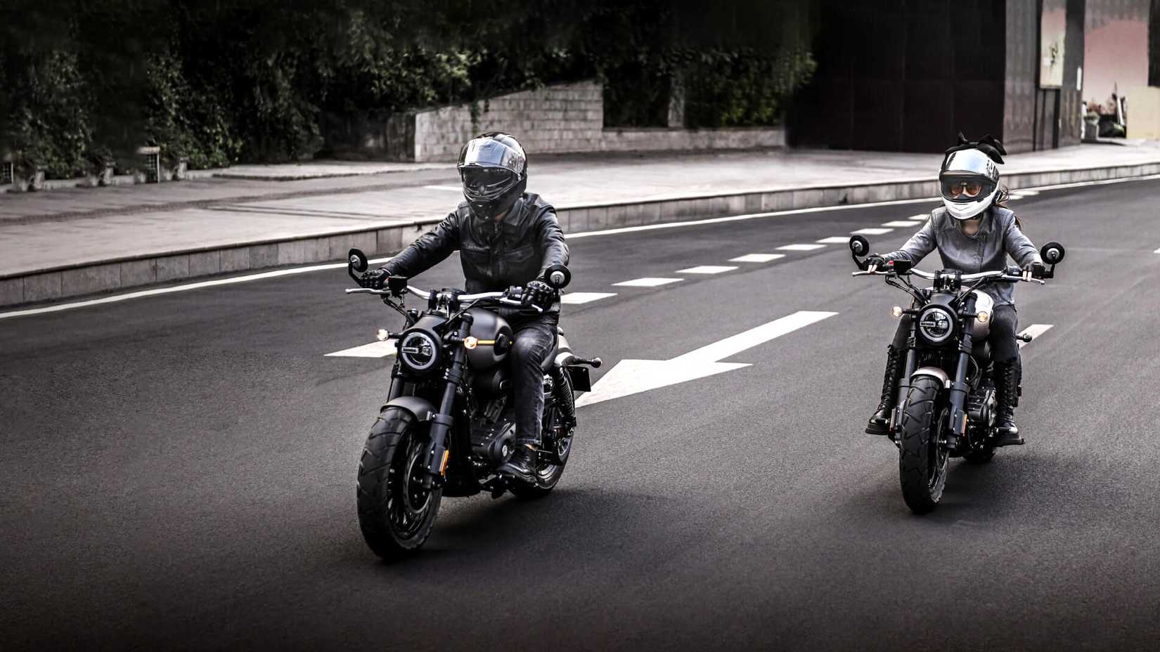 2025 Benda Chinchilla 300 Front Action