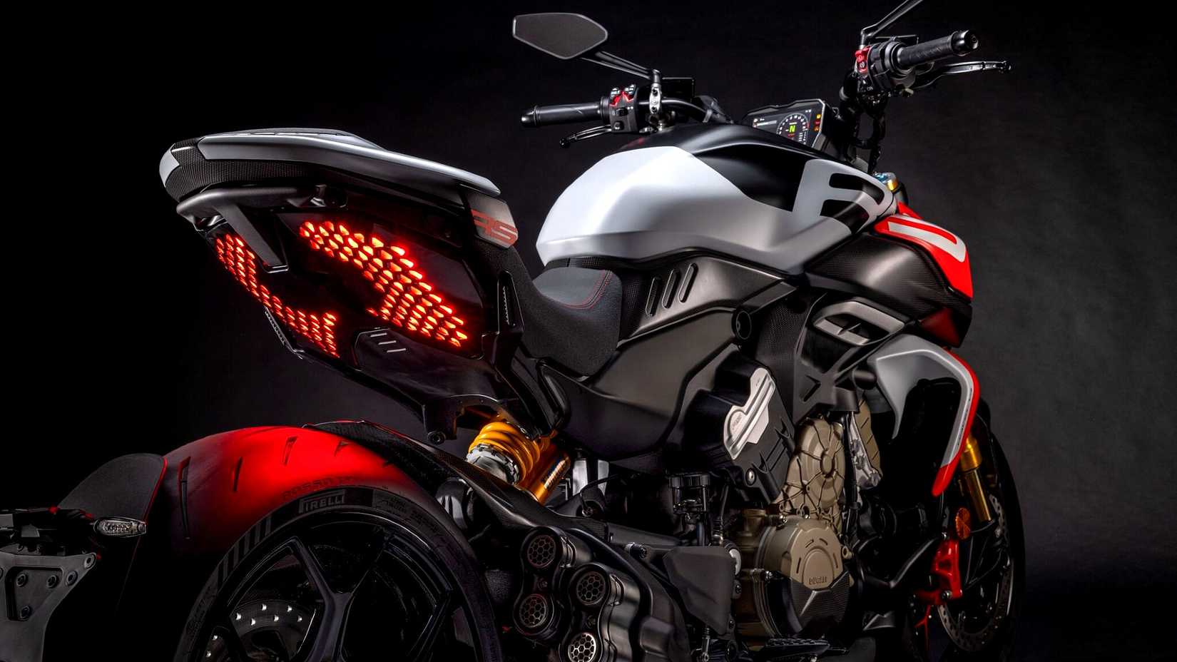 2026 Ducati Diavel V4 RS Tail View Studio Shot