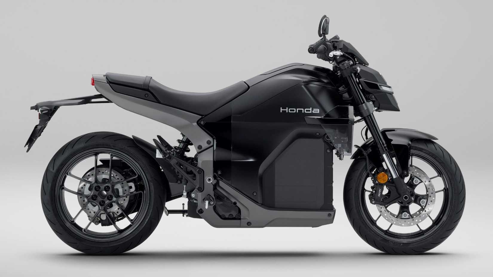Foto de estúdio do lado direito preto da motocicleta elétrica Honda WN7 2026