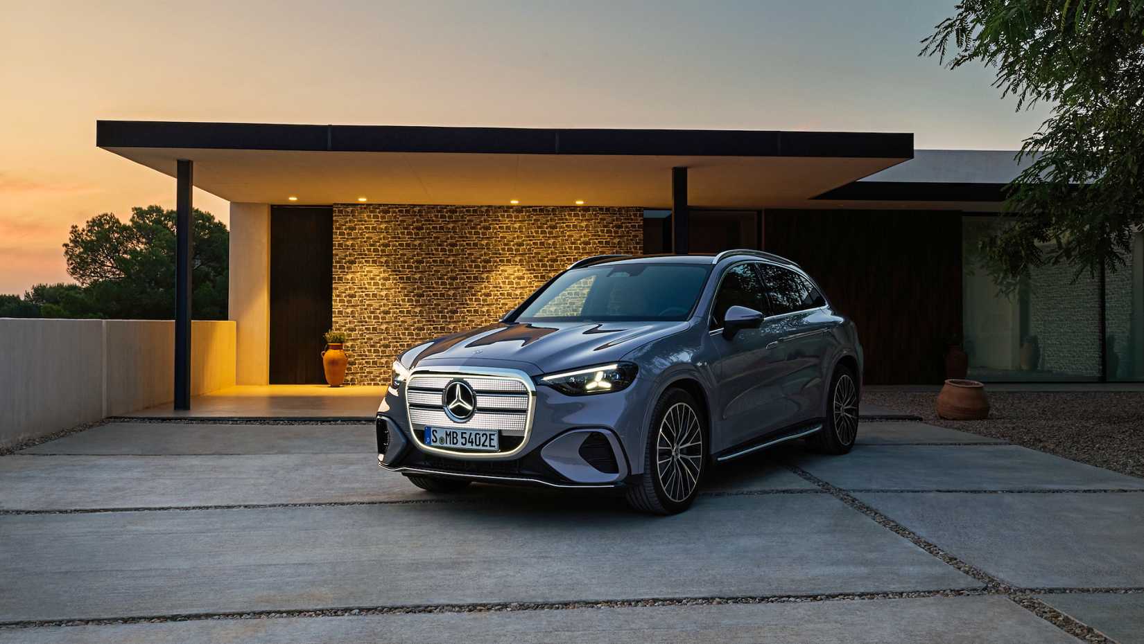 2026 Mercedes-Benz GLC Electric 26