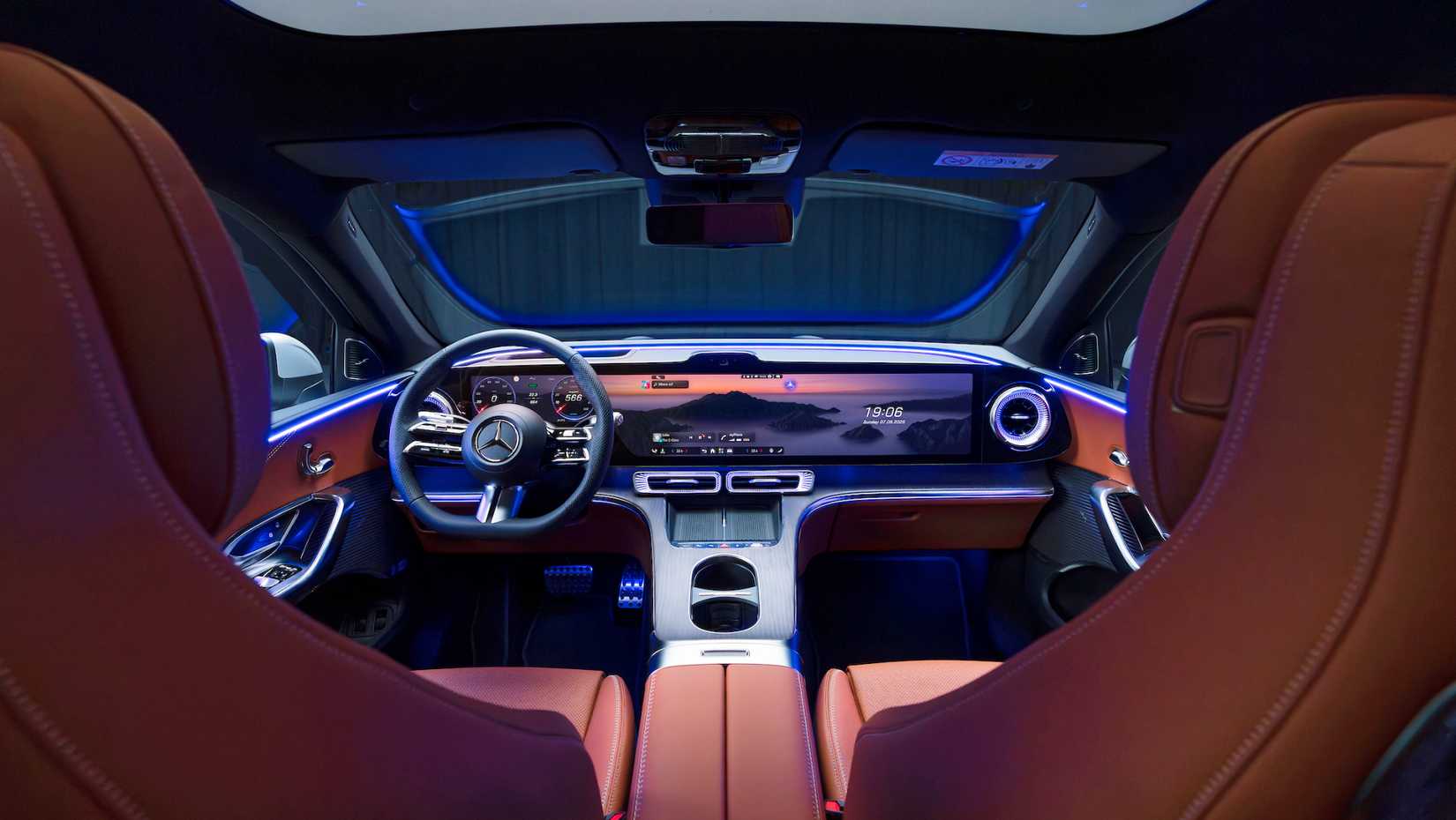 2026 Mercedes-Benz GLC Electric 8-1