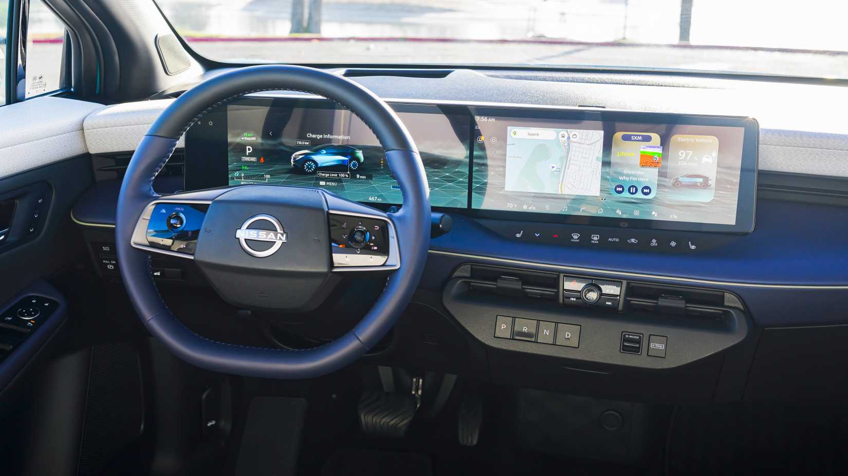 Foto do interior do Nissan Leaf 2026 mostrando o painel