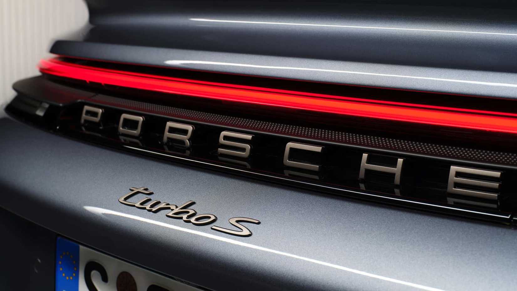 2026-porsche-911-turbo-s (5)