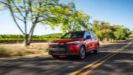 2026 Toyota Corolla Cross frente 3/4
