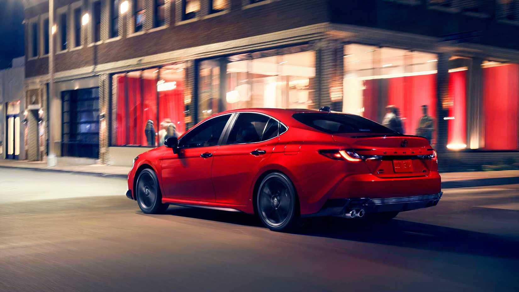 Vista traseira 3/4 de um Toyota Camry Nightshade 2026