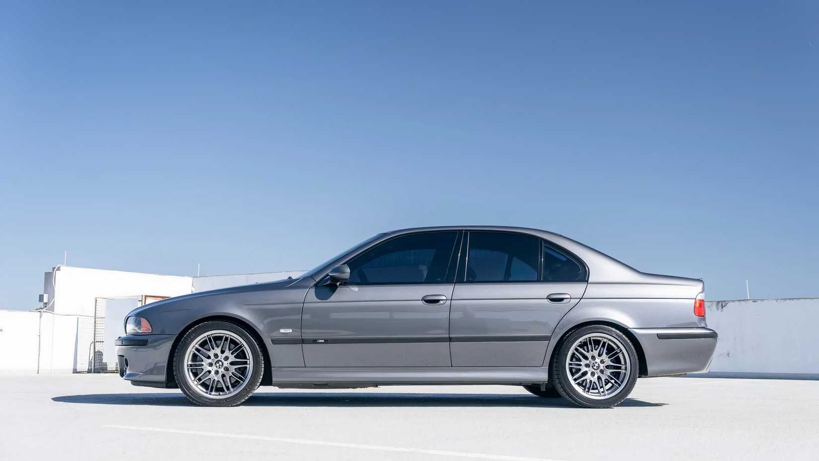 BMW E39 M5 BAT