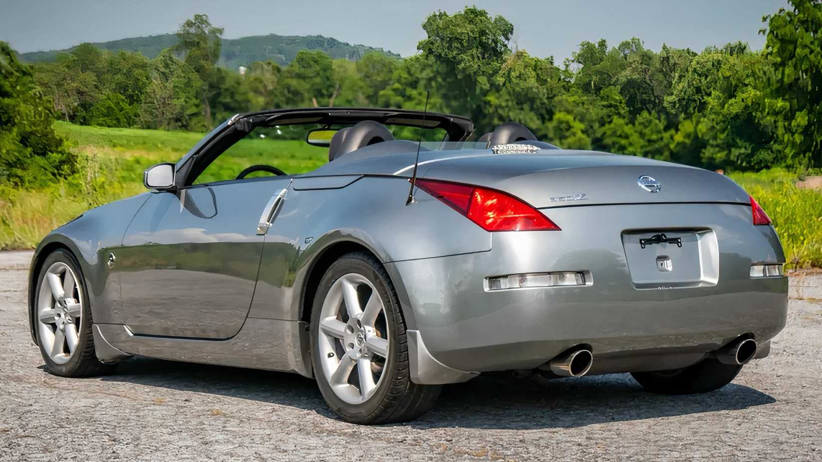 2005 Nissan 350Z in silver parked