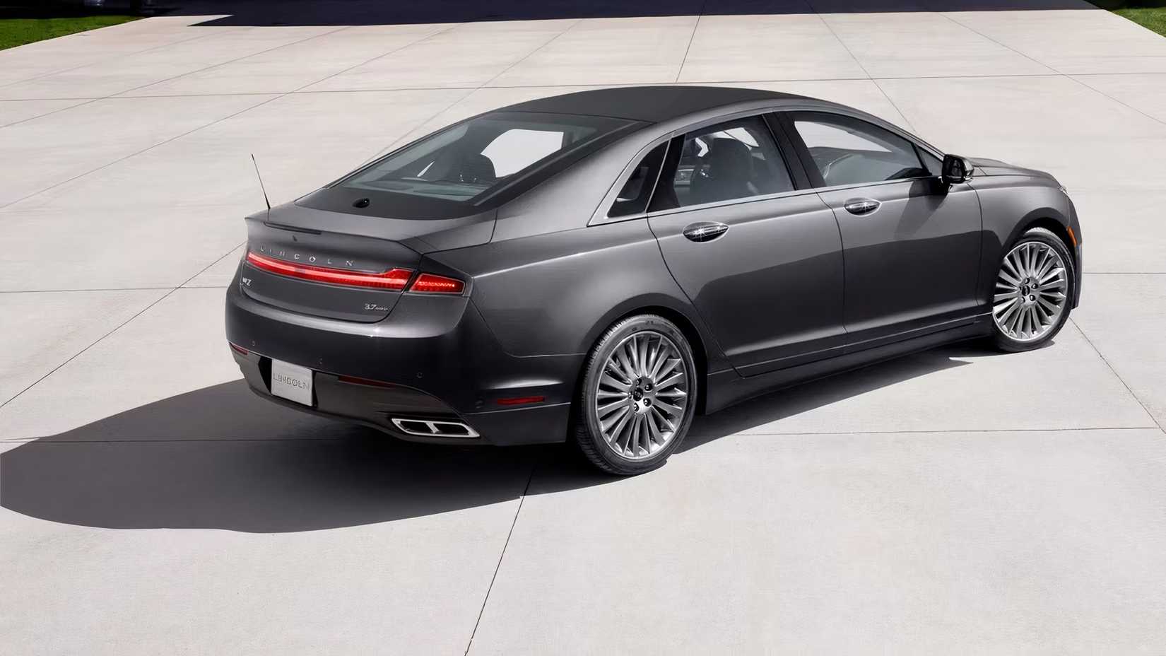 2015 Lincoln MKZ in gray parked