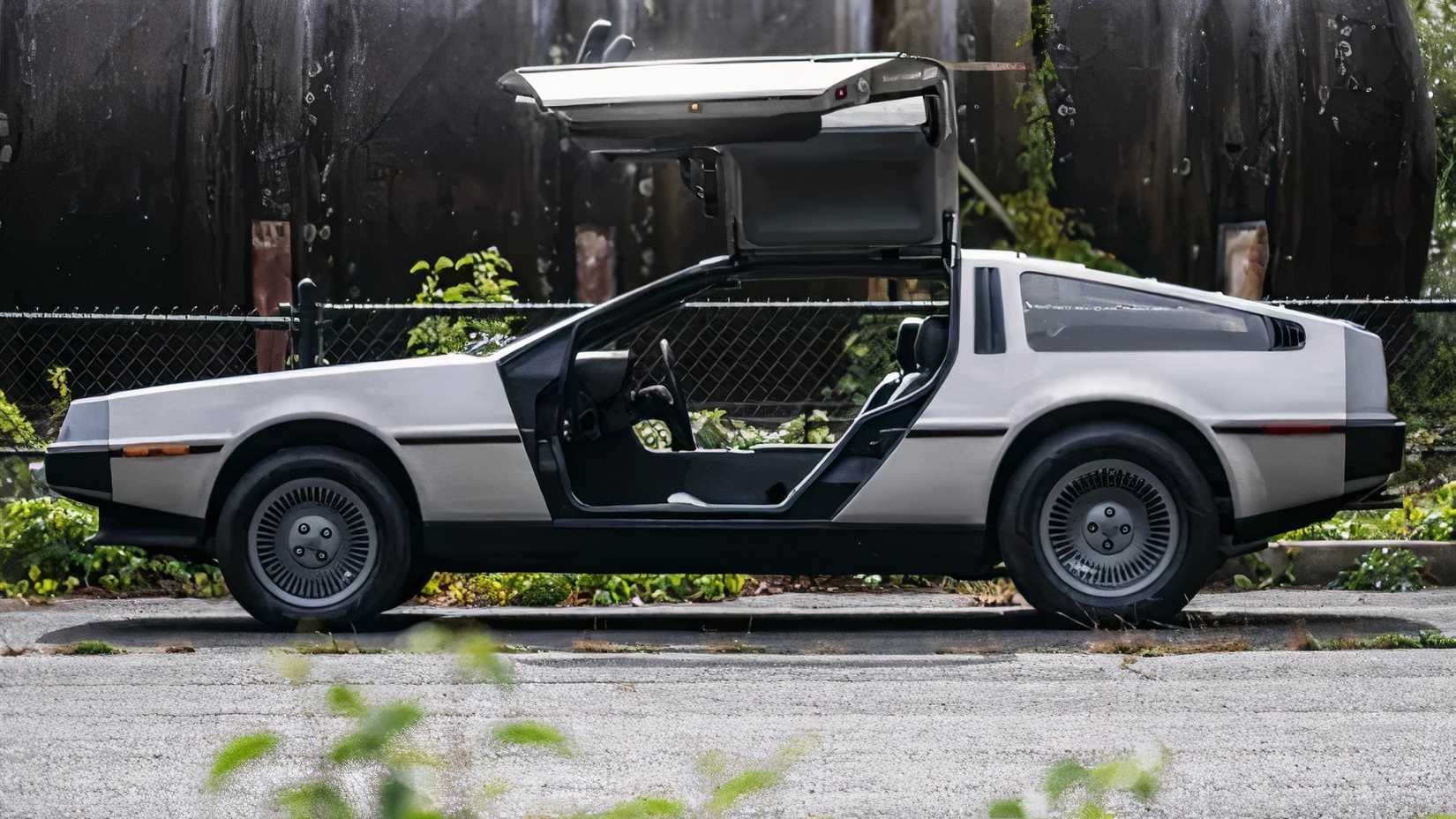 1981 DeLorean DMC-12 in silver parked
