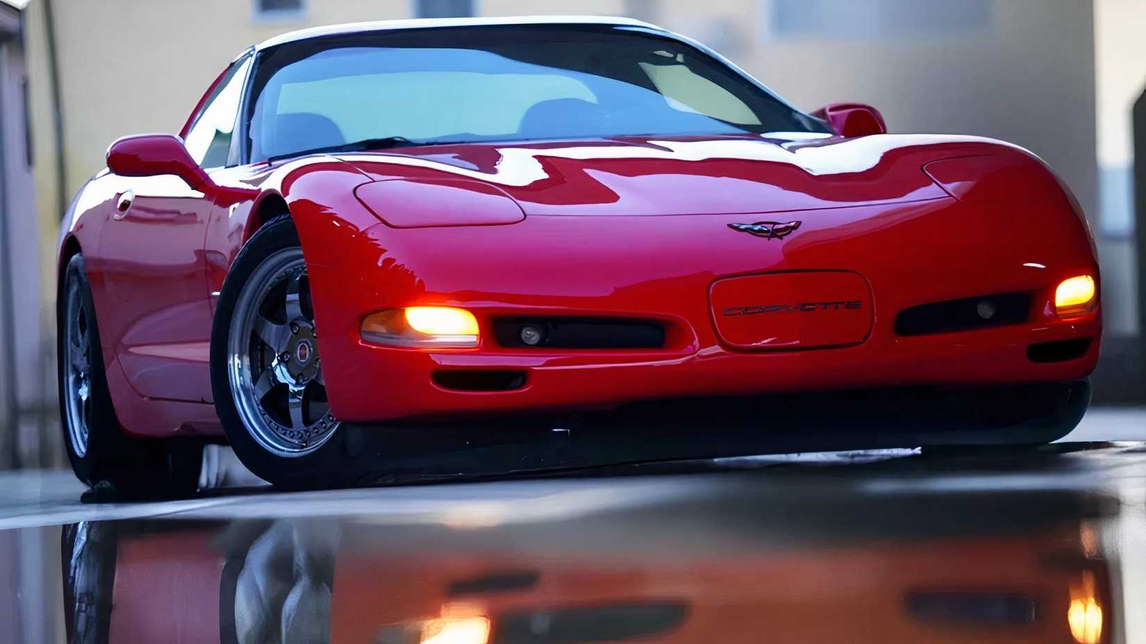 1999 Chevrolet Corvette (C5) in red