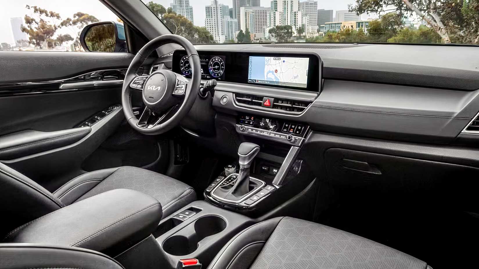 Interior do Kia Seltos 2025 mostrando cabine