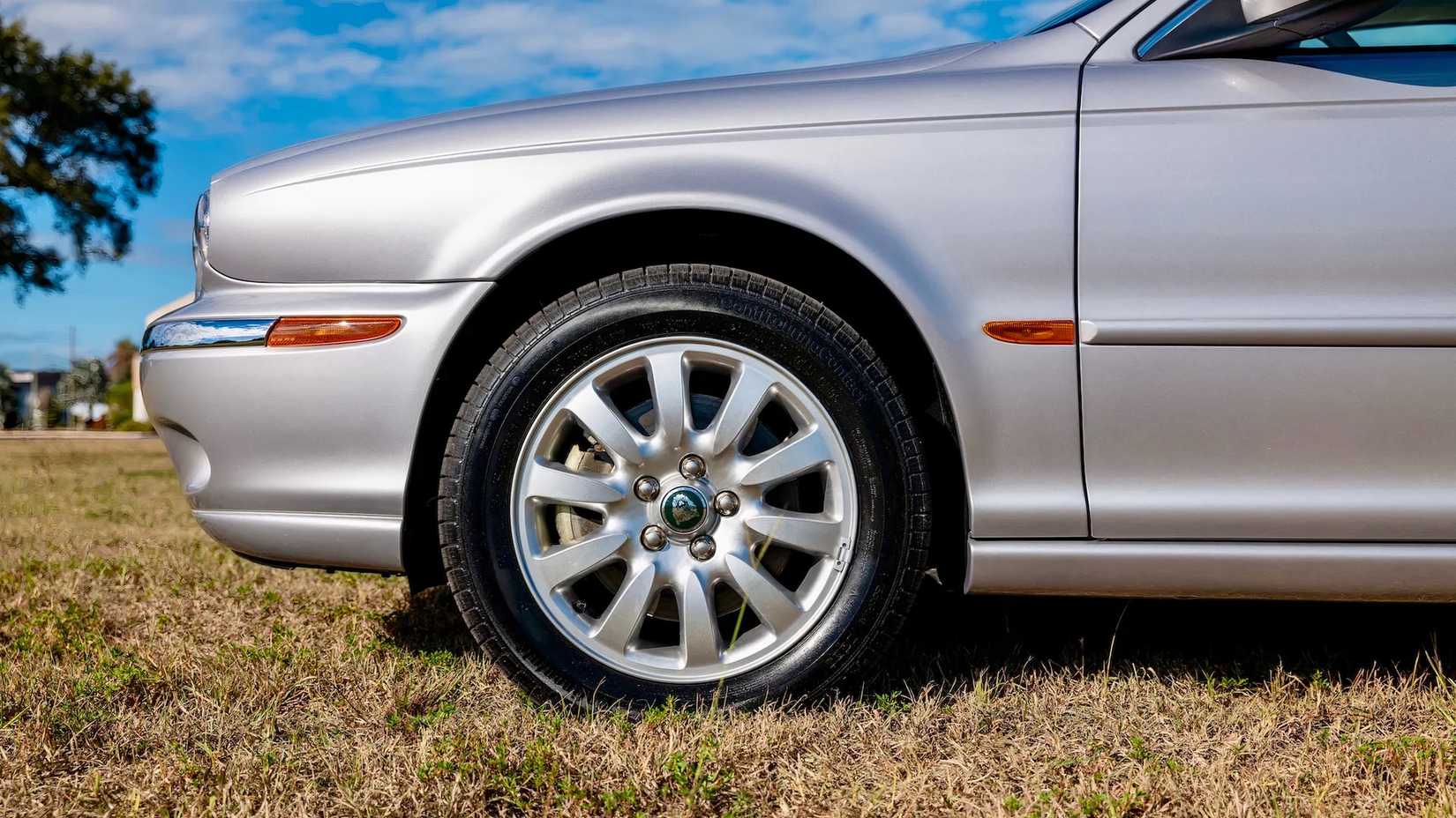 2002 Jaguar X-Type front end