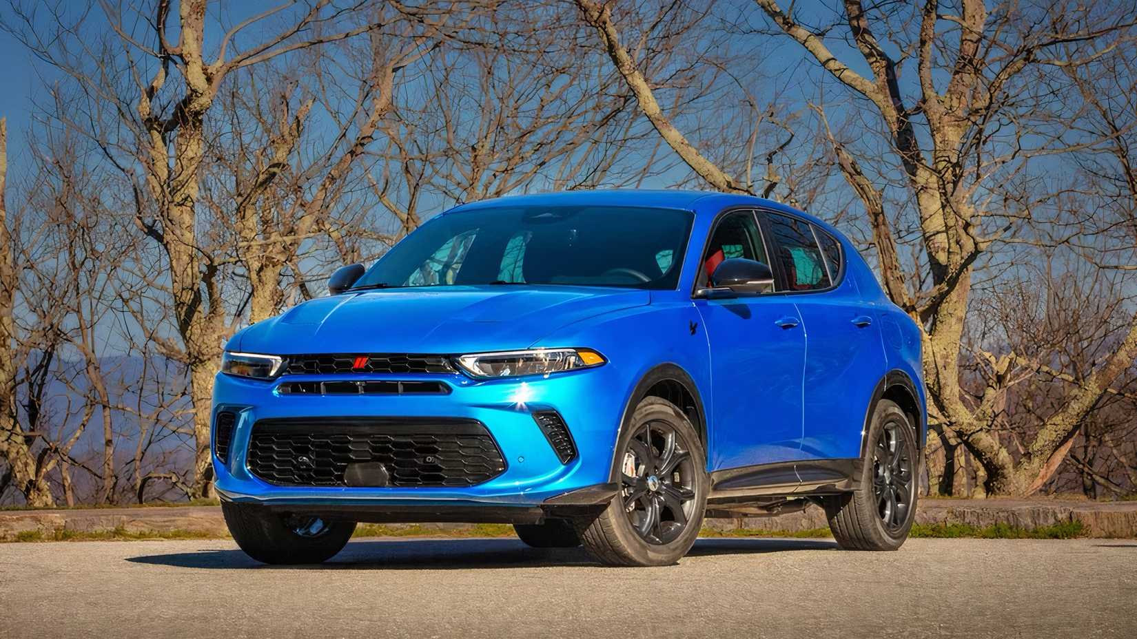 2025 Dodge Hornet in blue parked