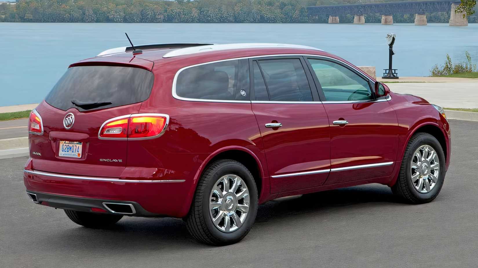 2015 Buick Enclave in red