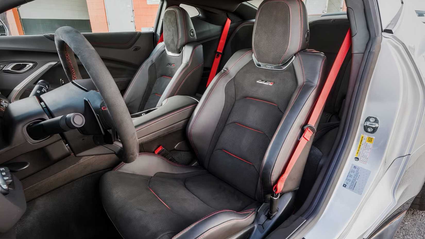 2018 Chevrolet Camaro ZL1 interior front seats