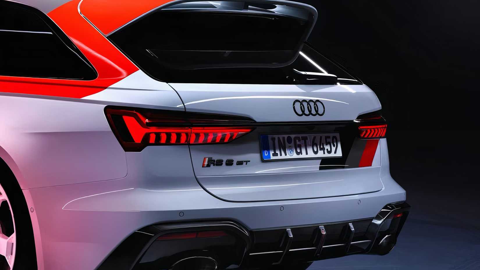 2025 Audi RS6 Avant GT rear end