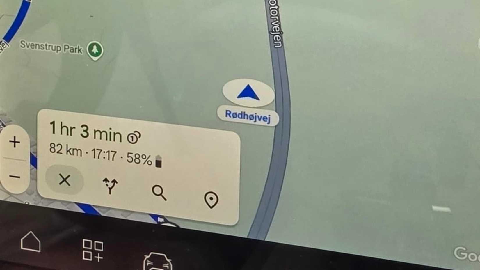 Interior view of Polestar 4 technology malfunctioning