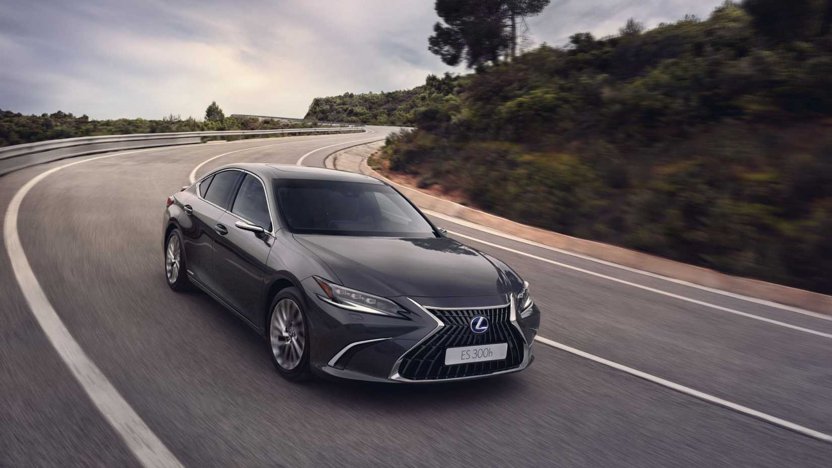 Lexus ES Hybrid hero