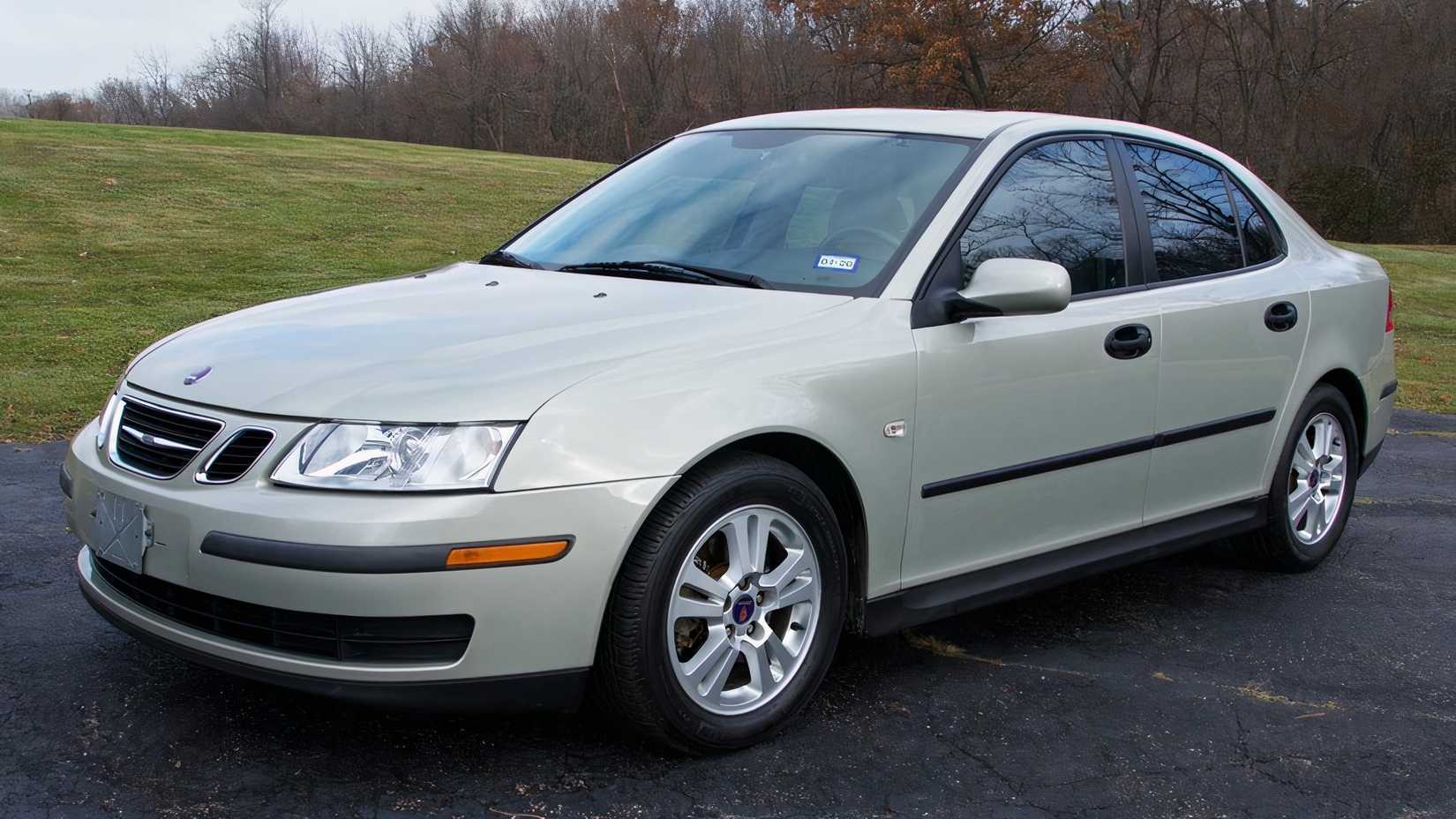 3/4 vista frontal do Saab 9-3 2005