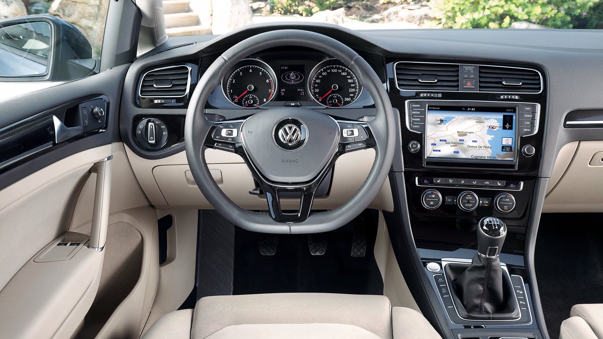 Interior of 2019 Volkswagen Golf