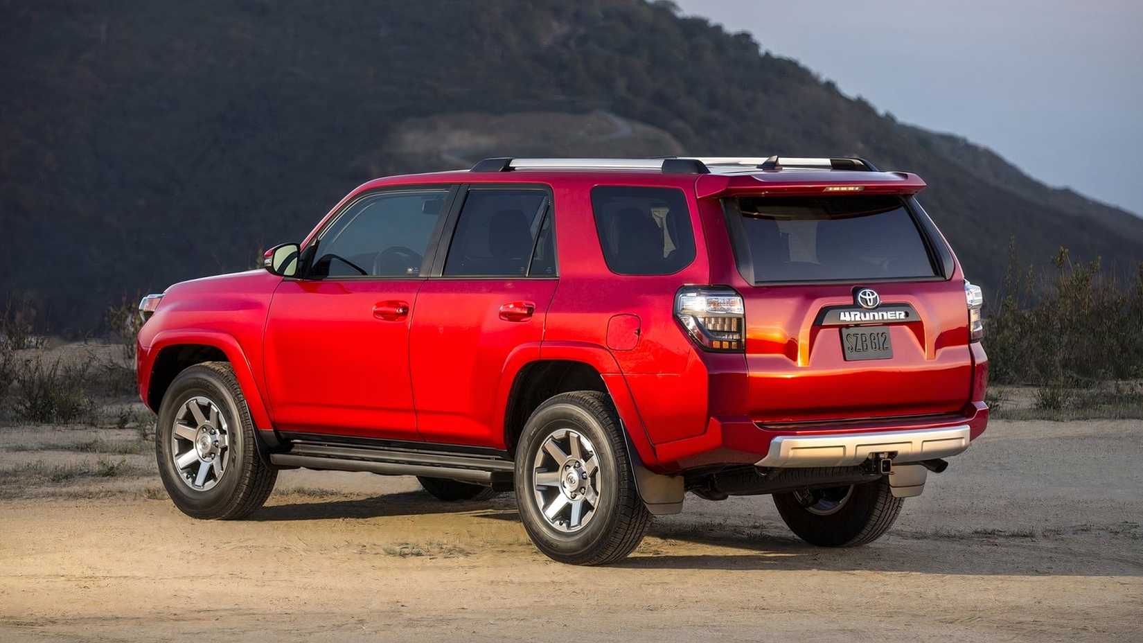 2014 Toyota 4Runner, rear 3/4
