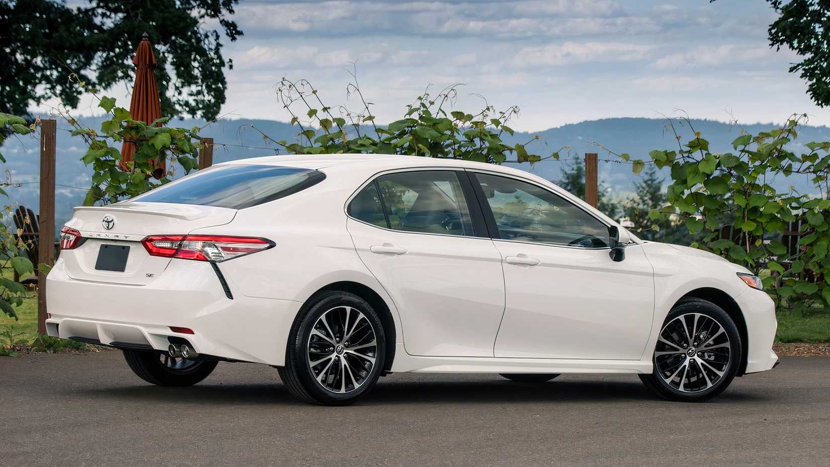 2018 Toyota Camry, 3/4