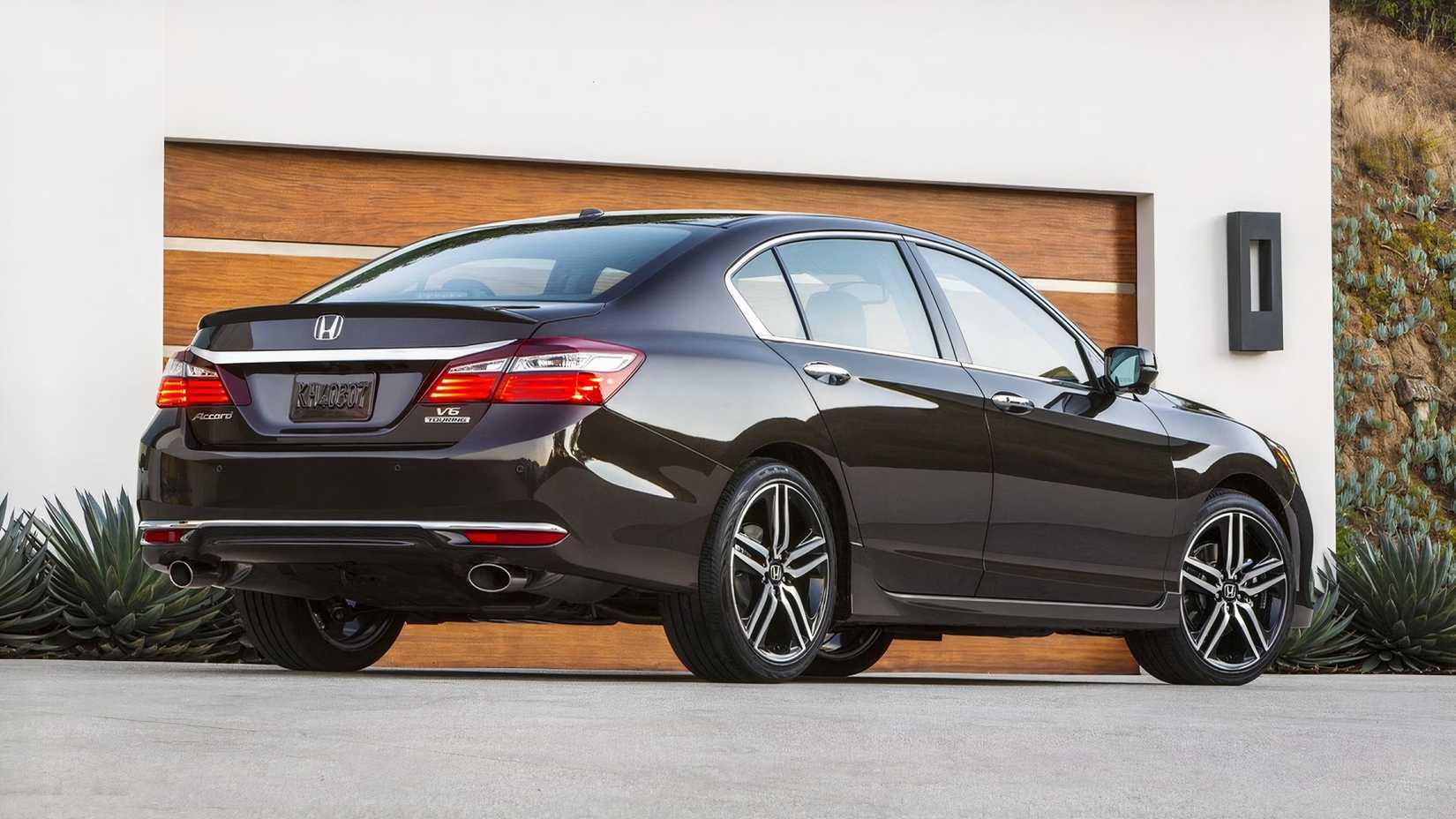 2016 Honda Accord, rear 3/4
