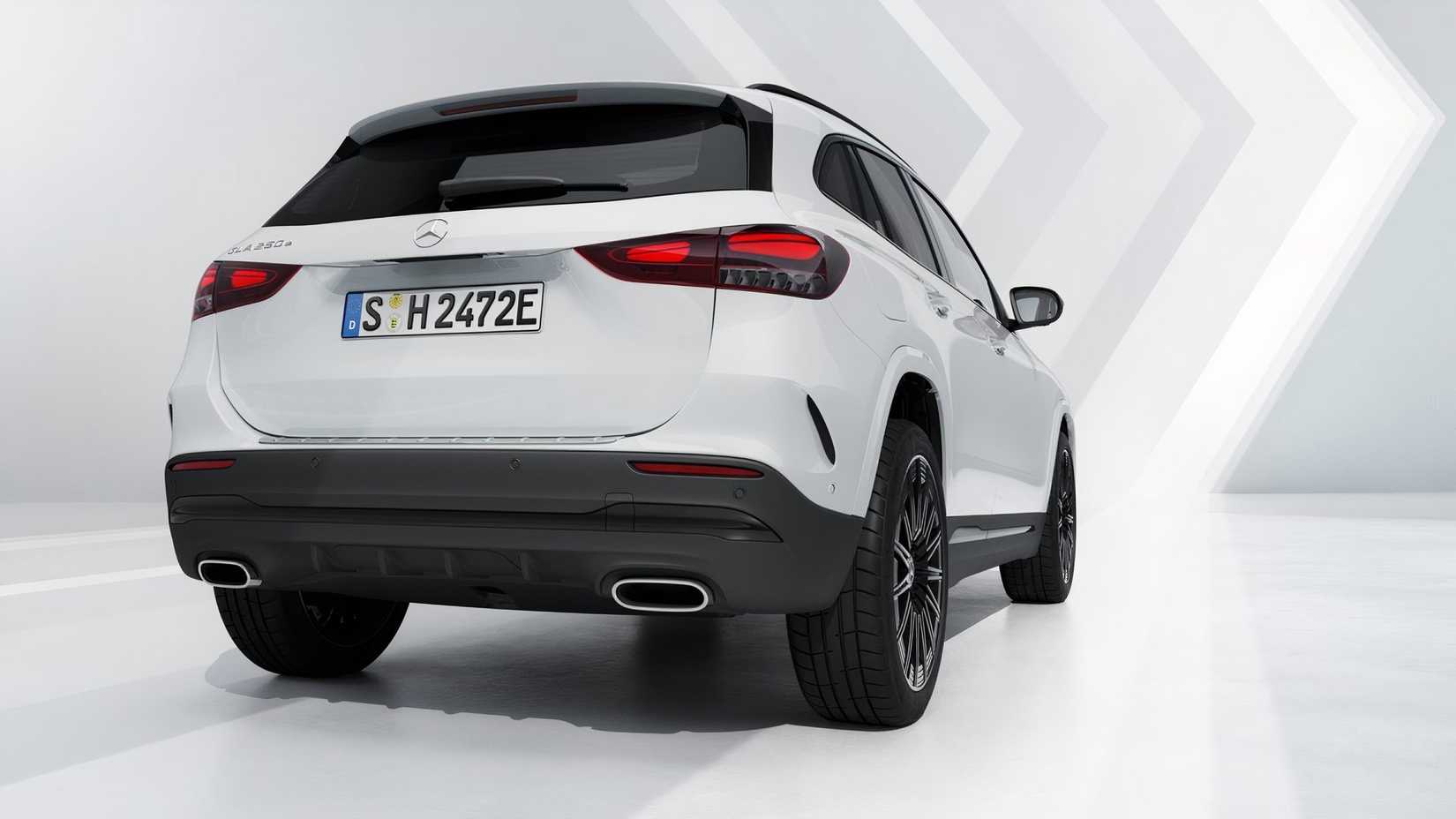 Mercedes-Benz GLA (2024), rear 3/4