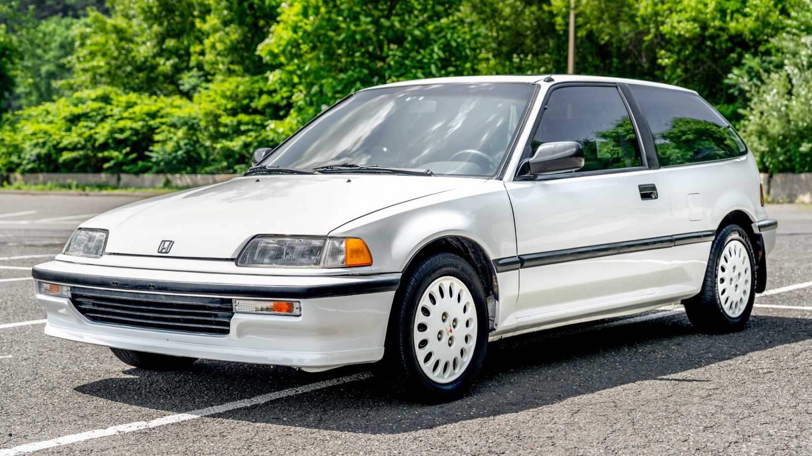 1990 Honda Civic Si third quarter front view