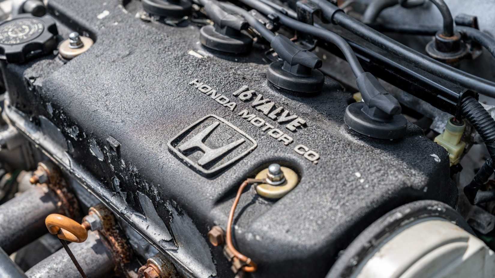 1990 Honda Civic Si engine close-up shot